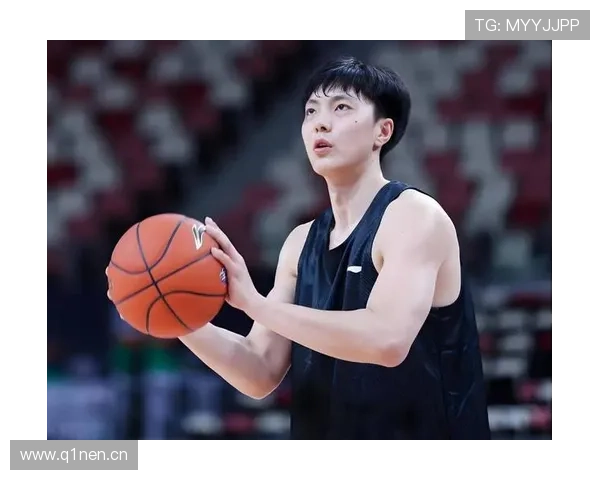 胡明轩无缘大名单 贺希宁透露膝伤情况